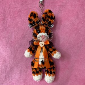 Tica 🐅💜 Llavero Amigurumi Conejo Tigre Hecho a Mano