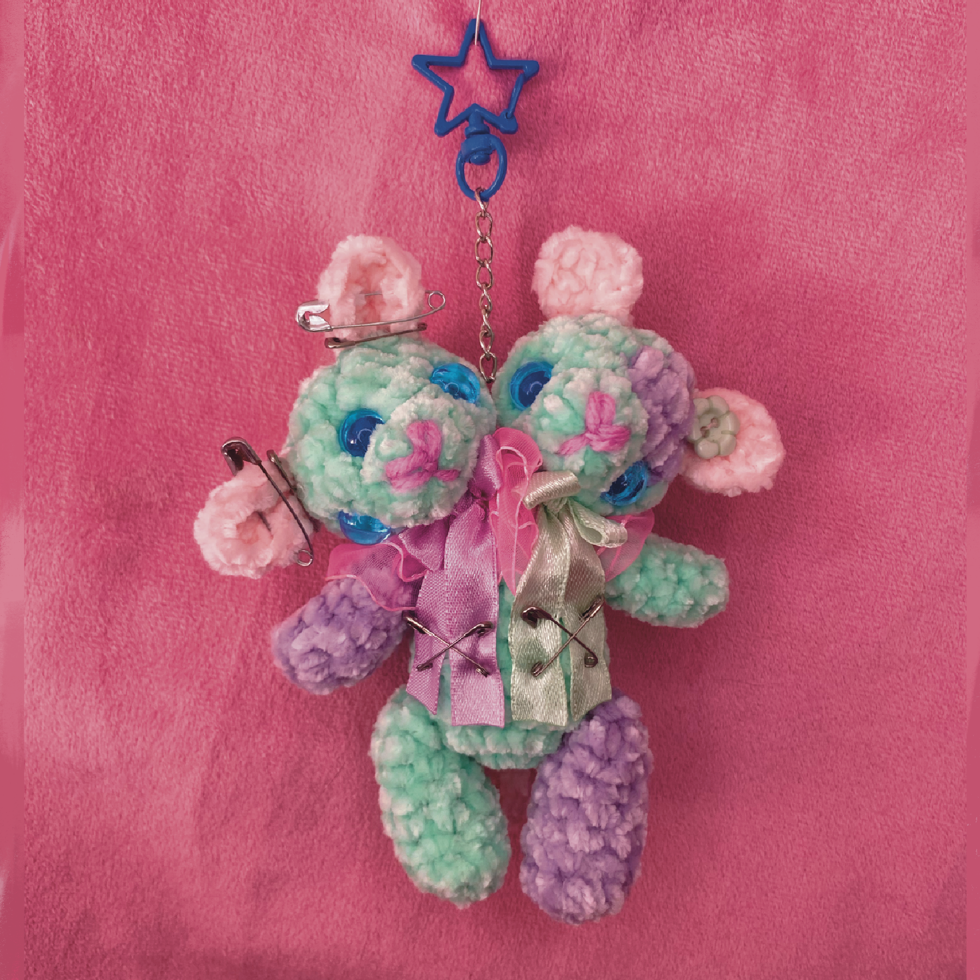 Lyn y Xu 💜 | Llavero Amigurumi Ratitas Alien de Dos Cabezas