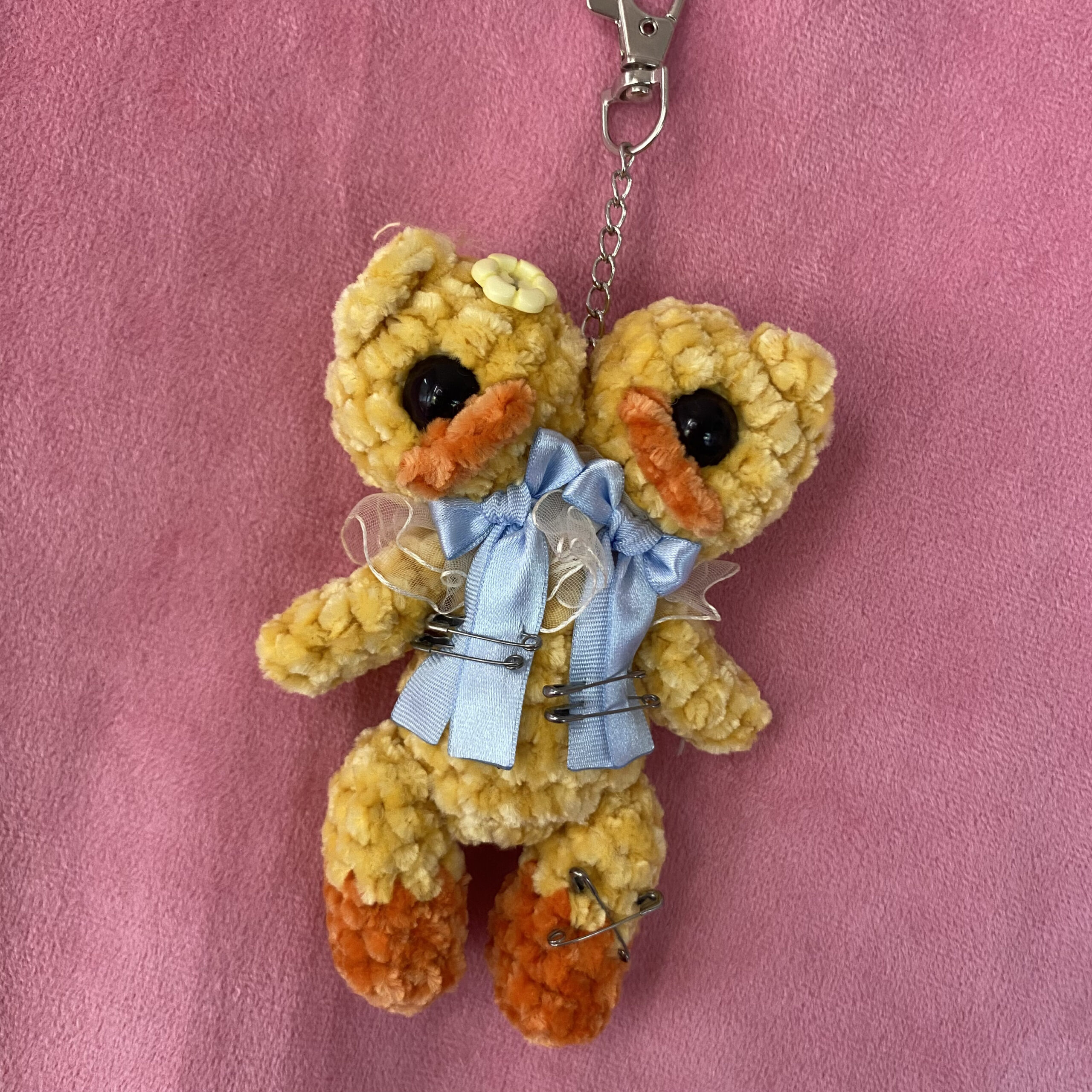 Lucky Doble 💜 | Llavero Amigurumi Patito de Dos Cabezas - Imagen 3