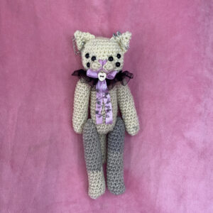 Mylia 💜 | Amigurumi Gatita de Seis Ojos Hecho a Mano