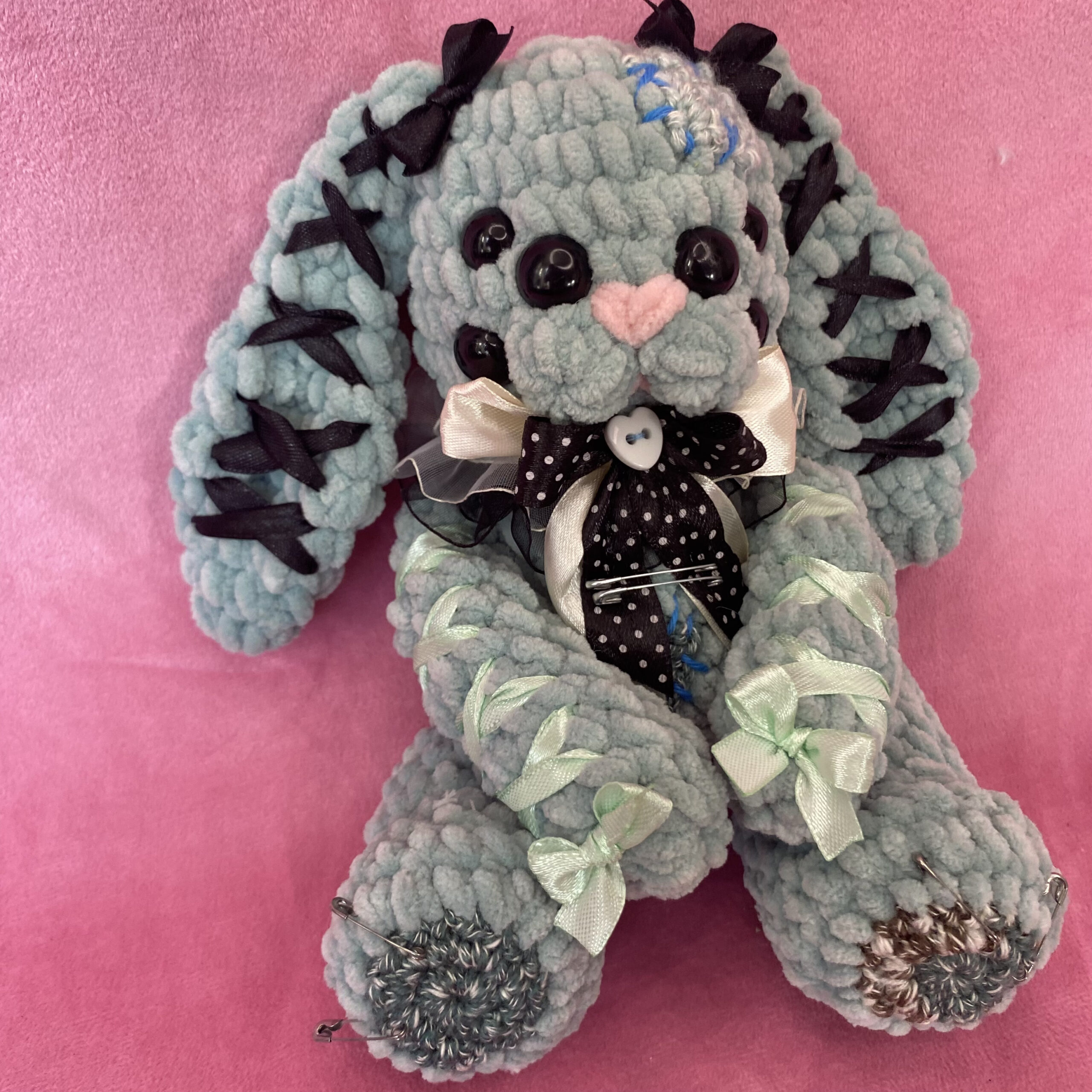 Frangel 💜 | Amigurumi Angel Conejito de Seis Ojos Hecho a Mano - Imagen 3
