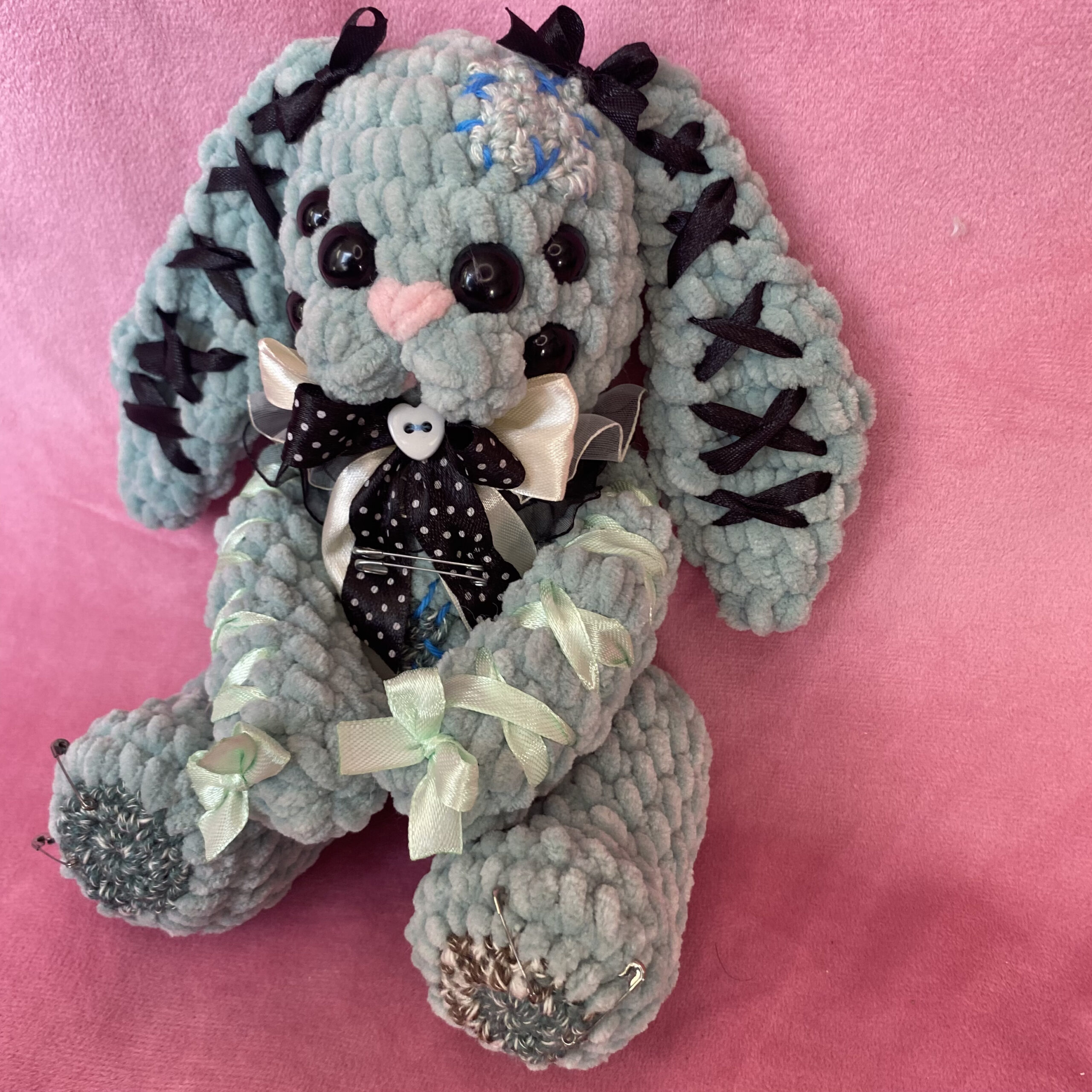 Frangel 💜 | Amigurumi Angel Conejito de Seis Ojos Hecho a Mano - Imagen 2