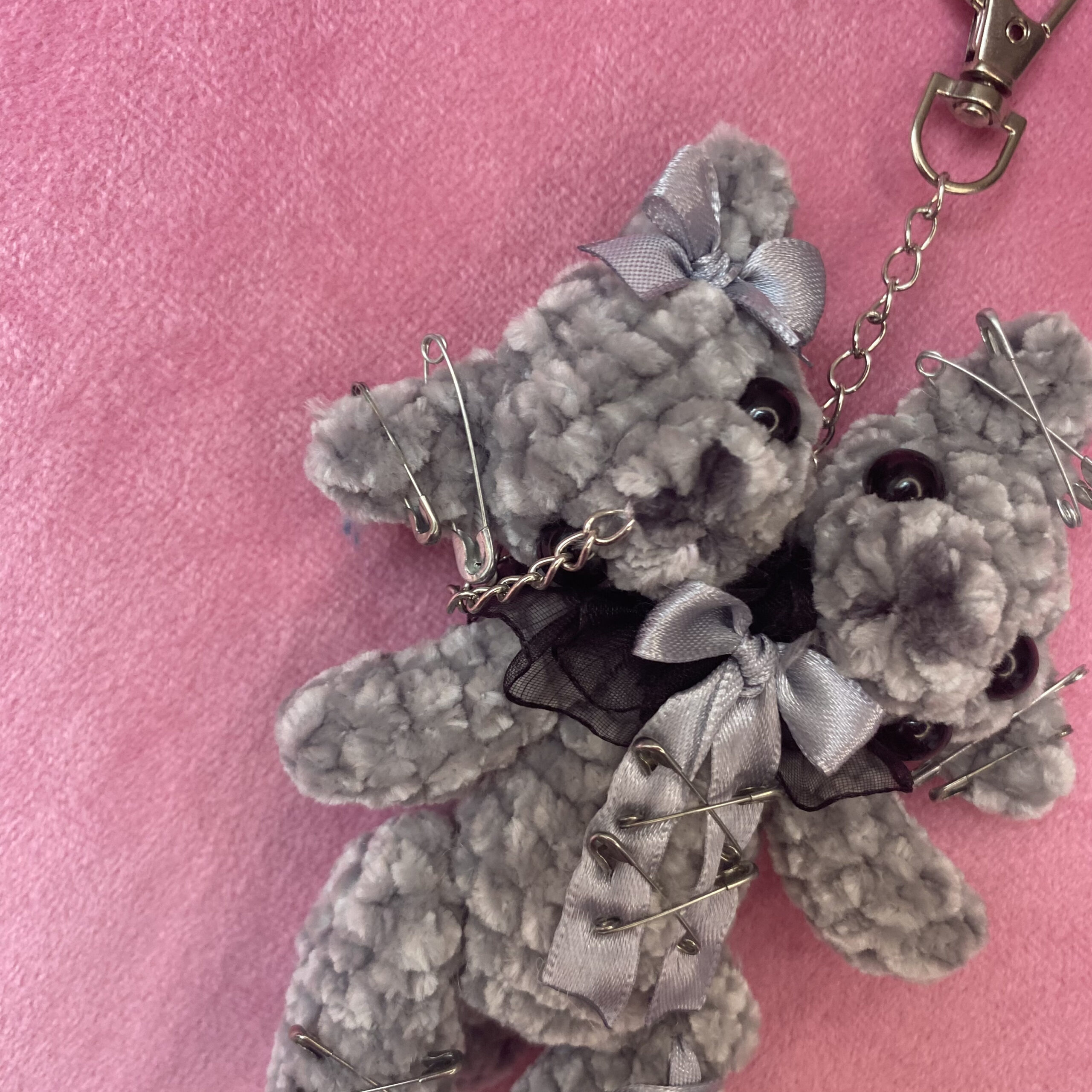 Gris y Plomito 💜 | Charm Amigurumi Gatitos de Dos Cabezas - Imagen 3