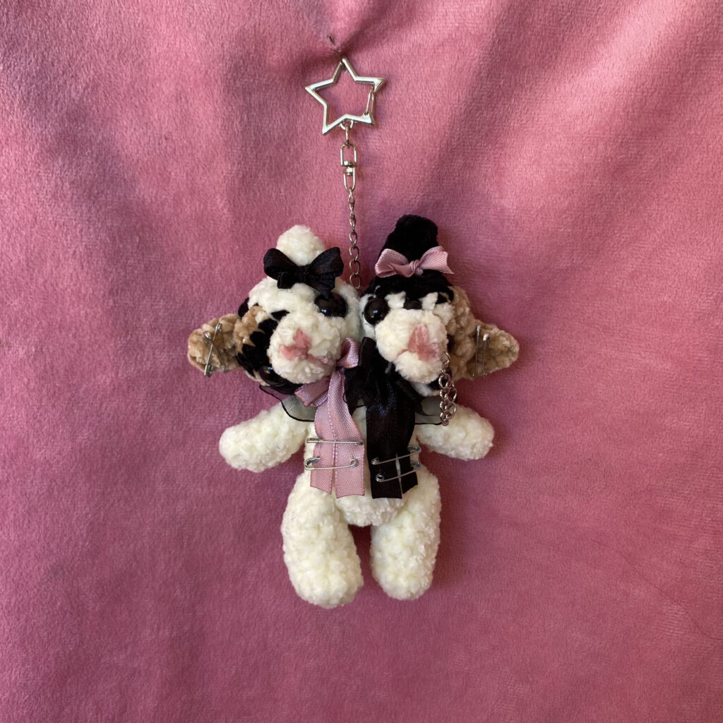 Doli y Luna | Colgante Amigurumi de Gatitos Calico de Dos Cabezas
