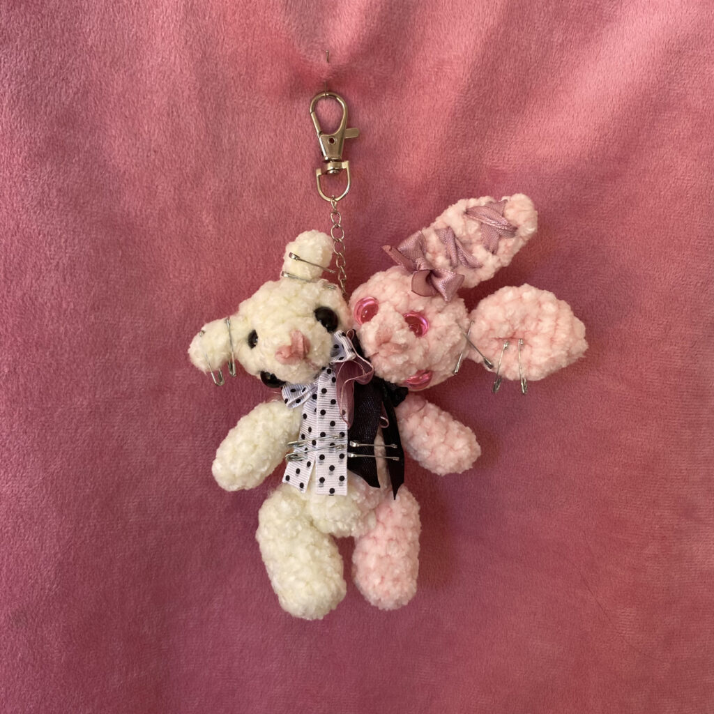Kiki y Mix | Charm Amigurumi Corderito y Conejito de Dos Cabezas